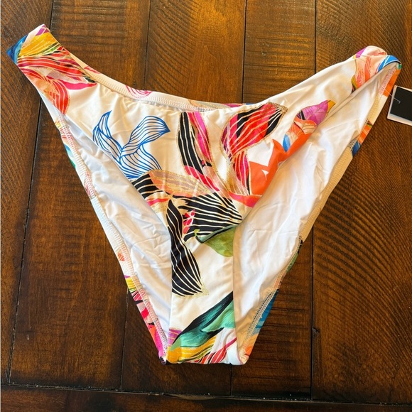 La Blanca Paradise City’ Bikini Bottom MRSP $61. - Picture 3 of 7